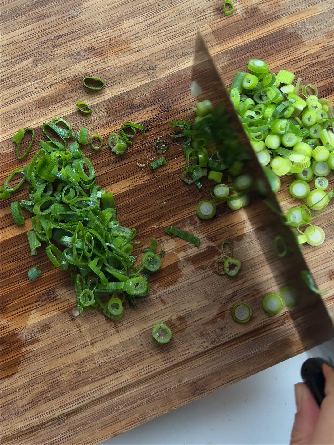 sliced scallions